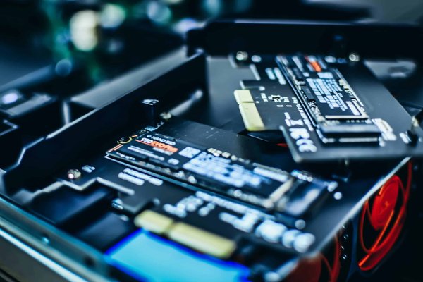 Quelle est la meilleure méthode pour cloner un système d'exploitation sur un disque SSD ?